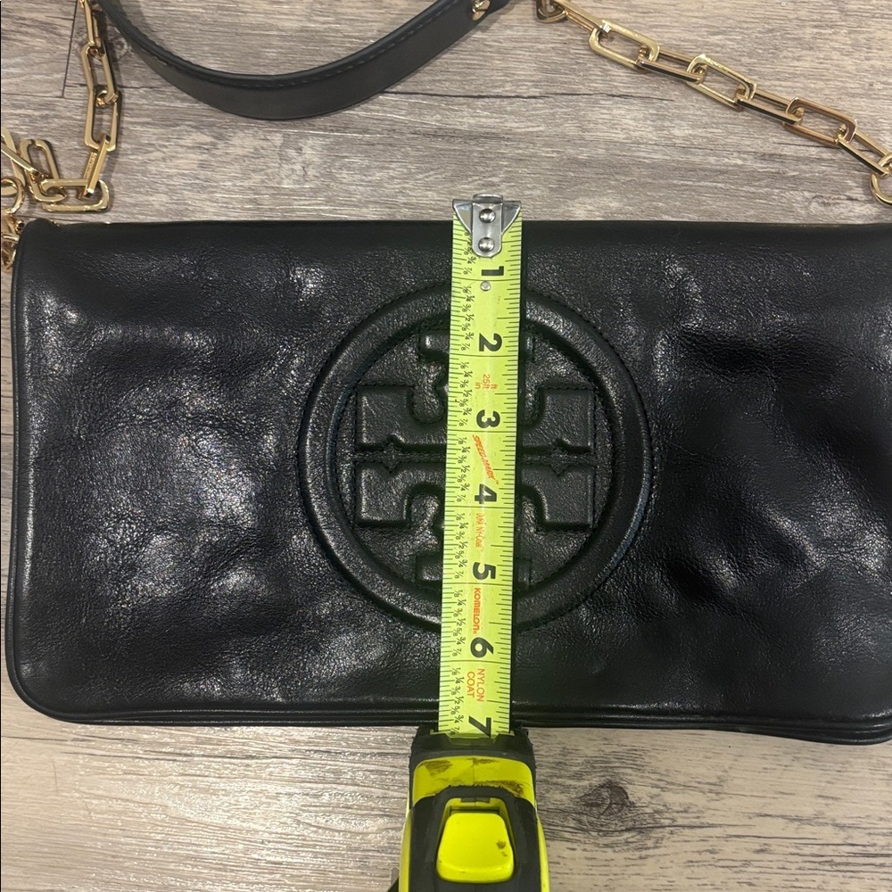 Tory Burch Bombe Reva leather clutch black with gold colored chain - Picture 11 of 12